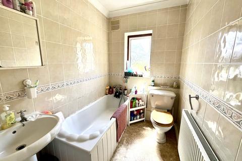 17 Bransby Road, Chessington, KT9 2JZ
