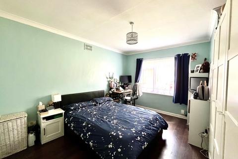 17 Bransby Road, Chessington, KT9 2JZ
