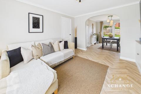 3 bedroom semi-detached house for sale, Alderbrook Drive, Nuneaton CV11