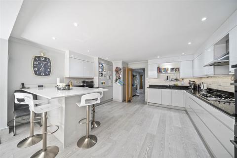7 Tower View, Bushey Heath, Bushey, WD23 1PT
