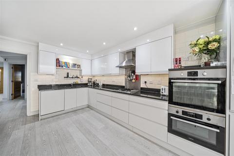 7 Tower View, Bushey Heath, Bushey, WD23 1PT