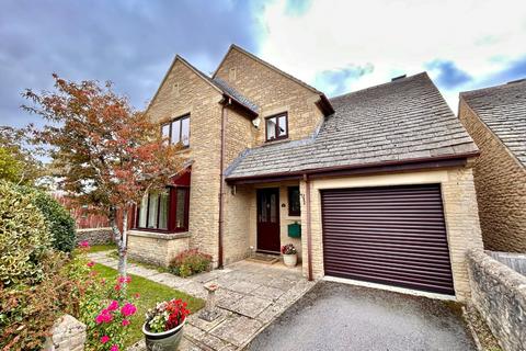 Newleaze Gardens, Tetbury, Gloucestershire, GL8