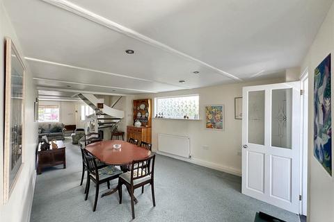 3 bedroom end of terrace house for sale, Fore Street, Tregony