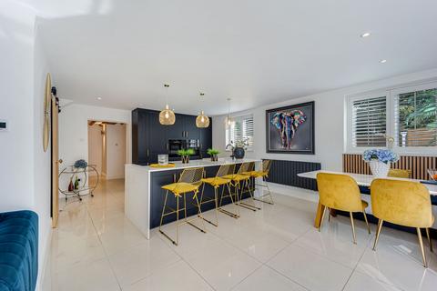 4 bedroom cottage for sale, Lunts Heath Road, Widnes WA8