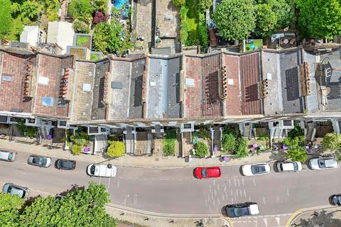 123d Cadogan Terrace, London, E9 5HP