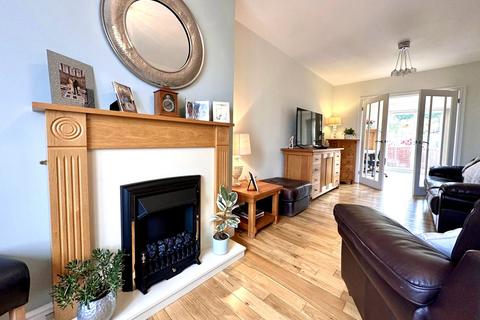 12 Charingworth Road, Solihull, B92 8HT