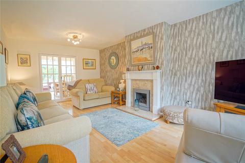 4 bedroom semi-detached house for sale, Winlea Avenue, Rotherham, South Yorkshire, S65