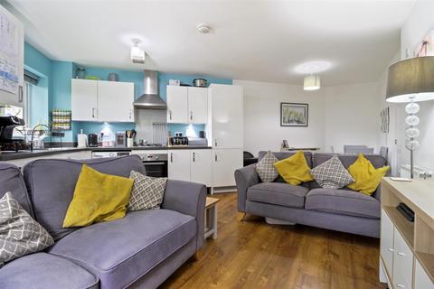 2 bedroom flat for sale, Cambrian Way, Worthing