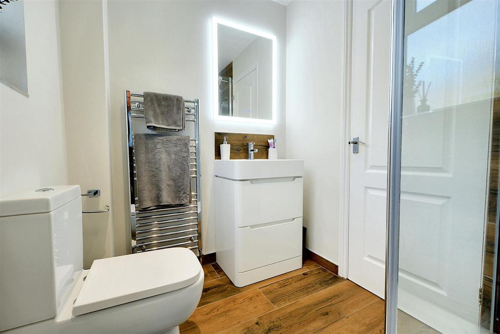 Bathroom 4.jpeg