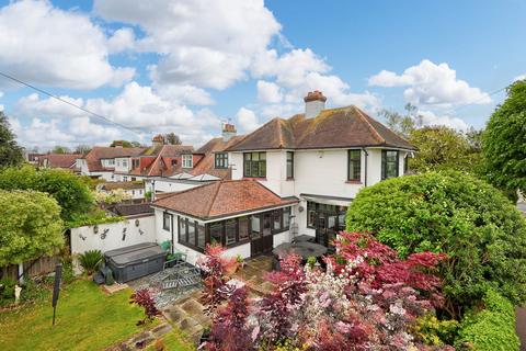 undefined, Parkanaur Avenue, Southend-on-sea SS1