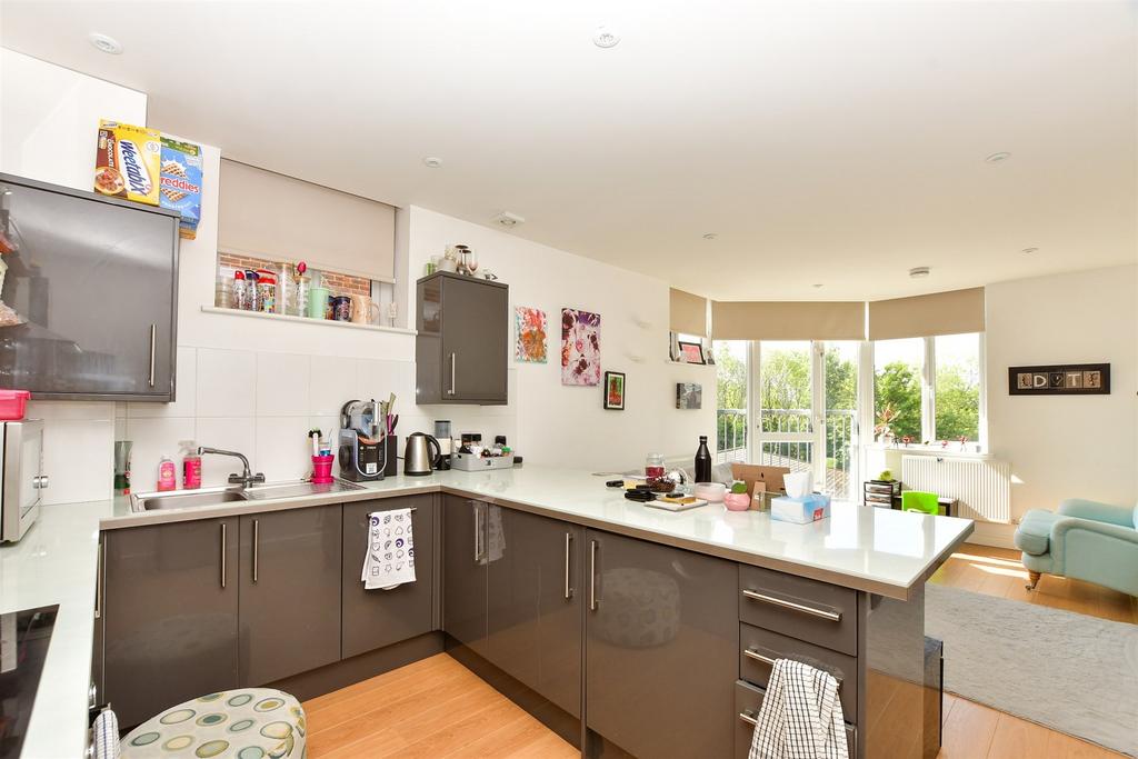 Lounge/Kitchen