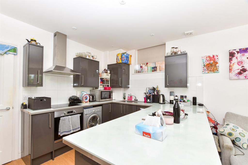 Lounge/Kitchen