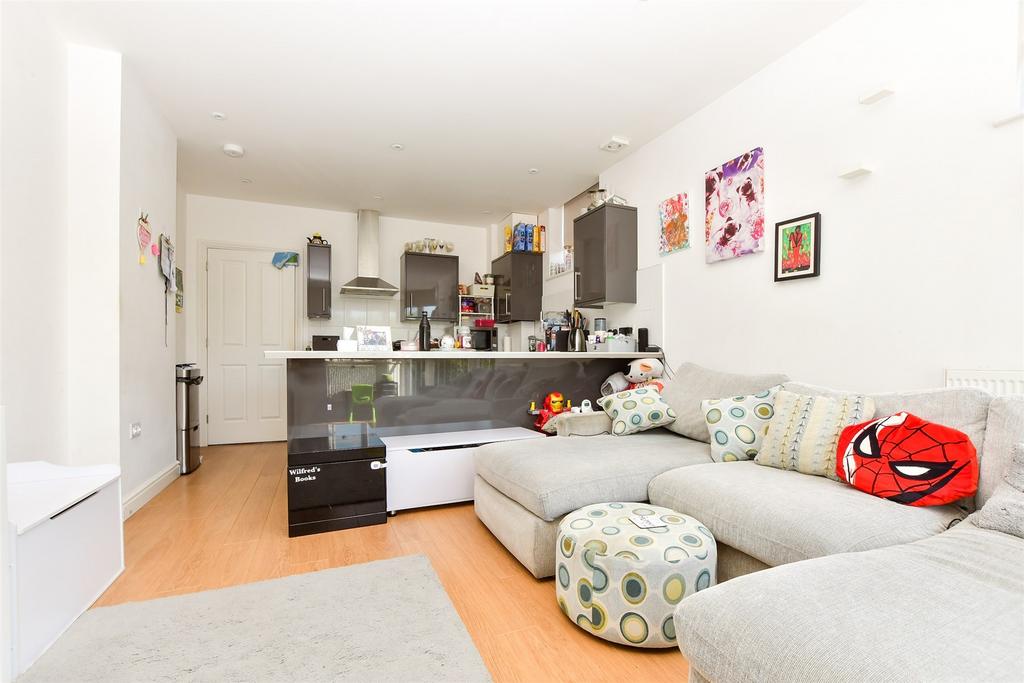 Lounge/Kitchen