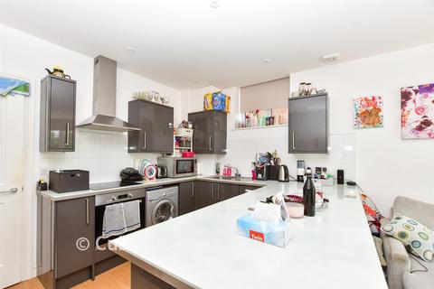 2 bedroom flat for sale, Greenstede House, East Grinstead RH19