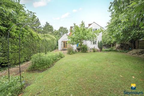 1 bedroom flat for sale, Lower Edgeborough Road, Surrey GU1