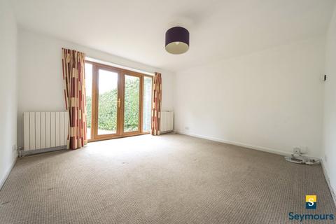 1 bedroom flat for sale, Lower Edgeborough Road, Surrey GU1