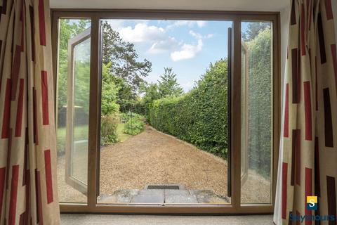 1 bedroom flat for sale, Lower Edgeborough Road, Surrey GU1