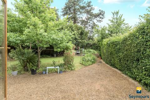 1 bedroom flat for sale, Lower Edgeborough Road, Surrey GU1
