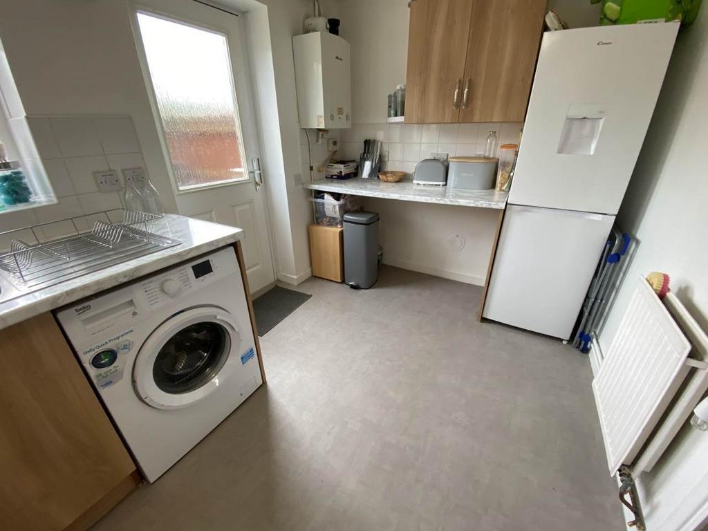 Kitchen photo two