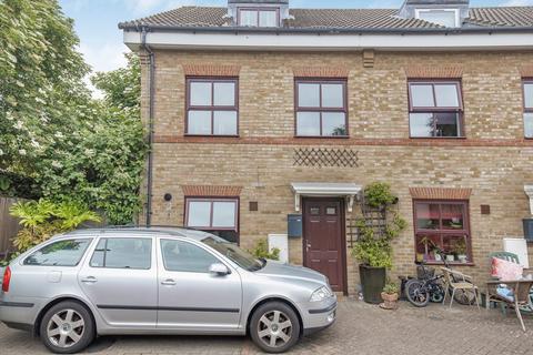 1 Louisa Close, London, E9 7BZ