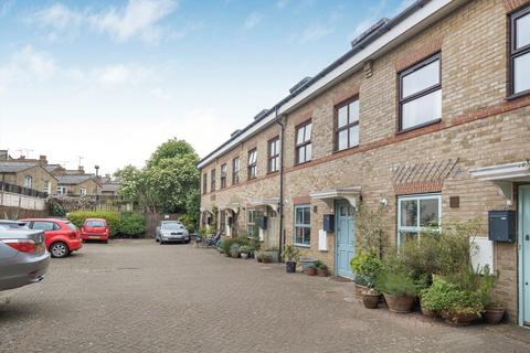 1 Louisa Close, London, E9 7BZ