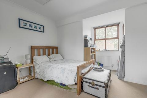 1 Louisa Close, London, E9 7BZ