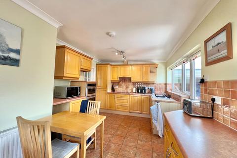 12 Hall Royd Walk, Silkstone Common, Barnsley, S75 4QA