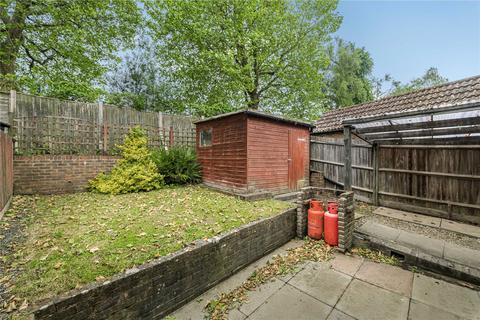 15 Albert Close, Haywards Heath, RH16 3NW