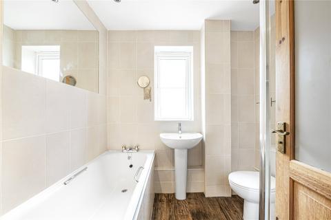 15 Albert Close, Haywards Heath, RH16 3NW