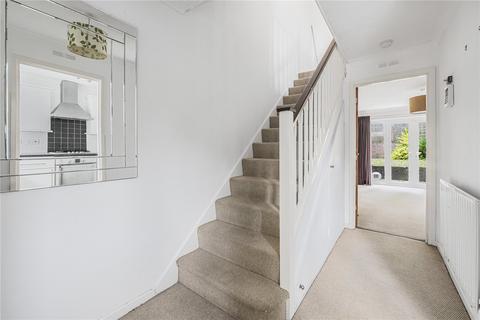 15 Albert Close, Haywards Heath, RH16 3NW