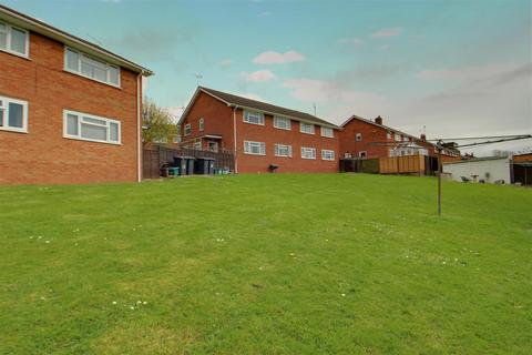 27 Hendingham Close, Tuffley, Gloucester, GL4 0XS