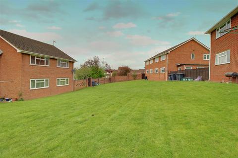 27 Hendingham Close, Tuffley, Gloucester, GL4 0XS