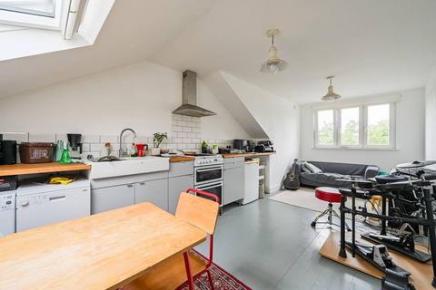 1 bedroom flat to rent, Wood Street, Walthamstow, E17