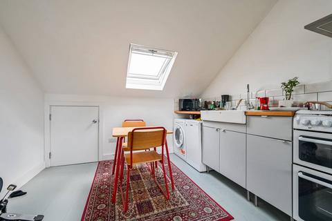 1 bedroom flat to rent, Wood Street, Walthamstow, E17