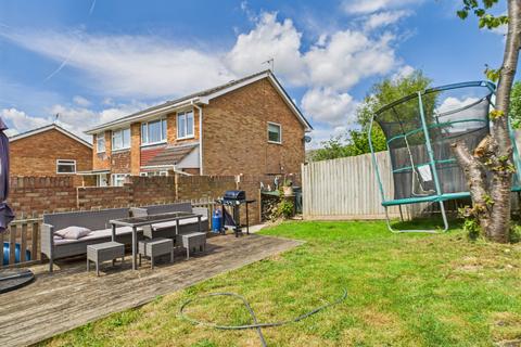 48 Grainger Close, Basingstoke, RG22 4DZ