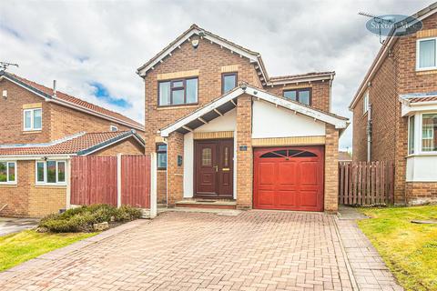 4 bedroom detached house for sale, Farnaby Gardens, High Green, Sheffield