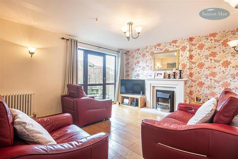 4 bedroom detached house for sale, Farnaby Gardens, High Green, Sheffield