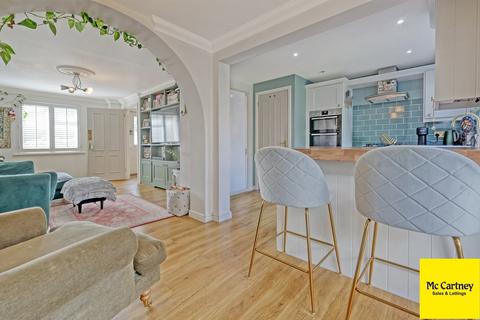 26 Sheldrick Link, Springfield, Chelmsford, CM2 6GJ