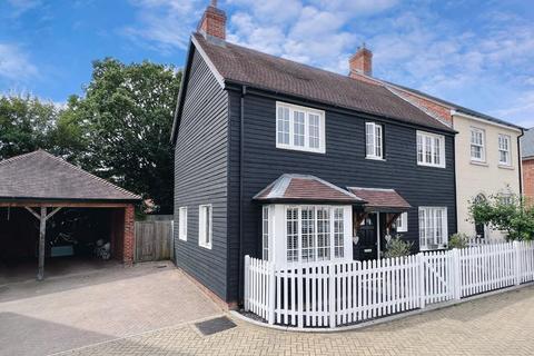 13 Bishop Crescent, Tenterden, TN30 7BF