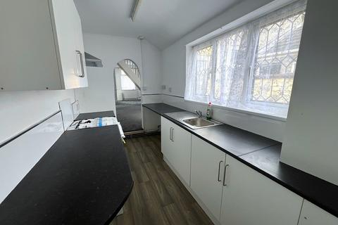 2 bedroom terraced house to rent, Haycroft Street, Grimsby, DN31
