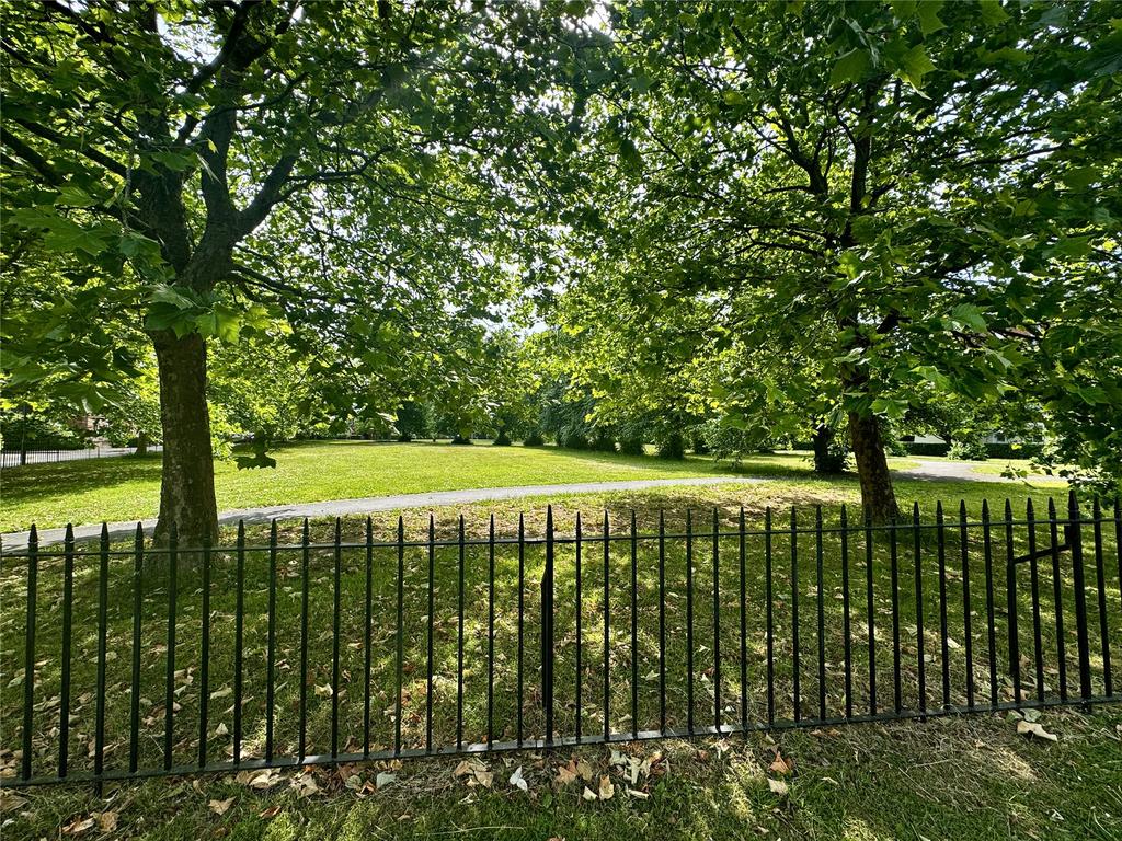 Park Opposite