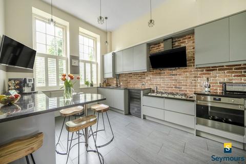 13 Cardwells Keep, Guildford, GU2 9PD