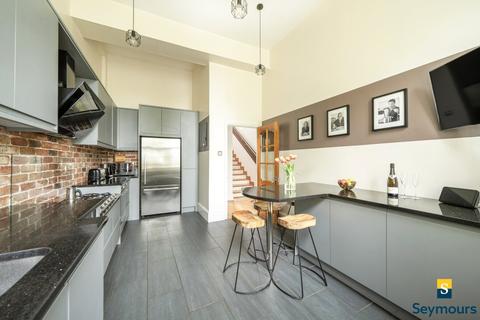13 Cardwells Keep, Guildford, GU2 9PD