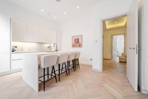 Flat 2, 11 Woodside Grange Road, London, N12 8SJ