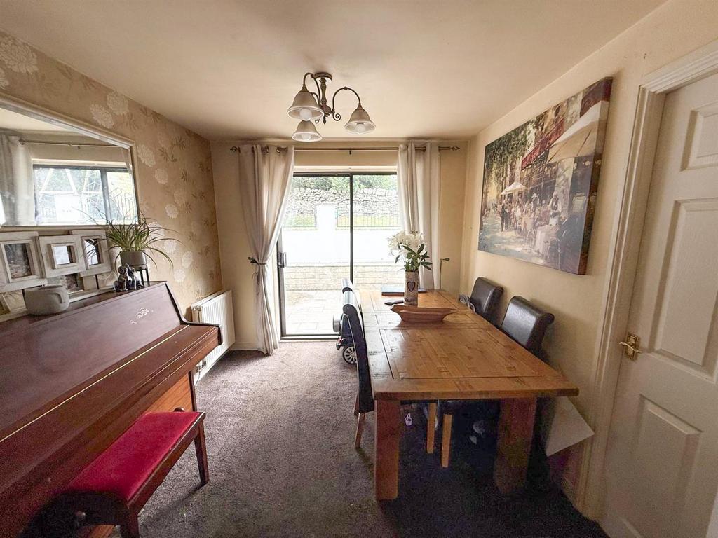 Four bed detached house, Silsden 9