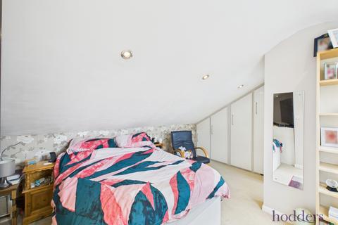 undefined, Frenchaye, Addlestone, Surrey, KT15