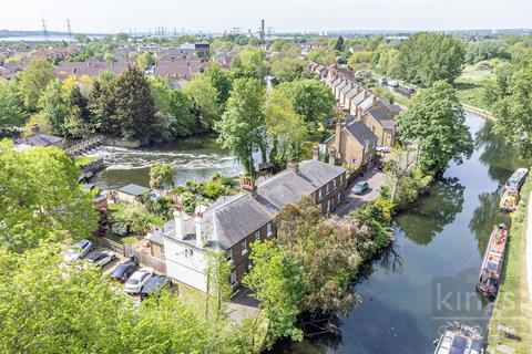3 Government Row, Enfield, EN3 6JN