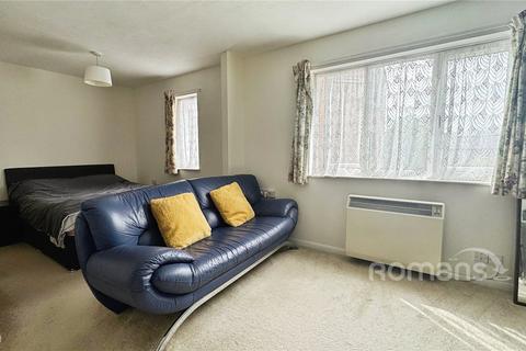 Studio for sale, Verona Close, Uxbridge