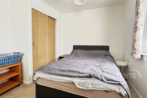 Studio for sale, Verona Close, Uxbridge