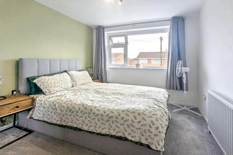 25 Burnaby Close, Nuneaton, CV10 9JX